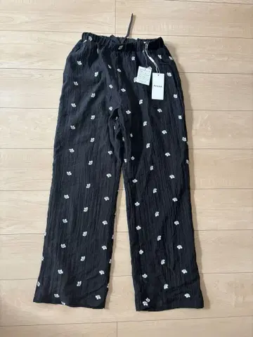 Frene 블랙 꽃무늬 자수 와이드 팬츠 새상품