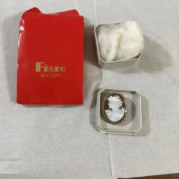 Fiore Milano 카메오 브로치