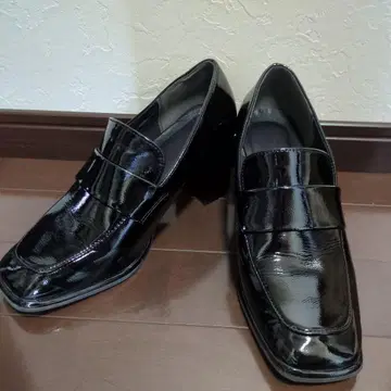 6.5cm 힐 로퍼 여성용 와이드 힐 스퀘어토 블랙 에나멜