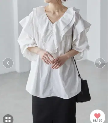 빅 칼라 프릴 블라우스 화이트