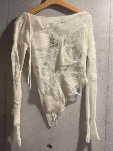 레드 스레드 S 니트 핏 톱 코쿤