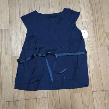 피칭 슬리브리스 블라우스 새상품