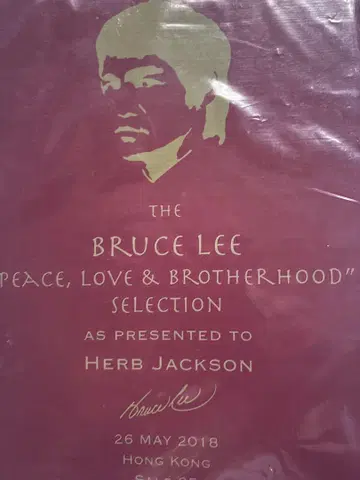 블루스 리 PEACE, LOVE & BROTHERHOOD