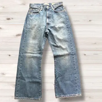 라이트 블루 부츠 컷 데님