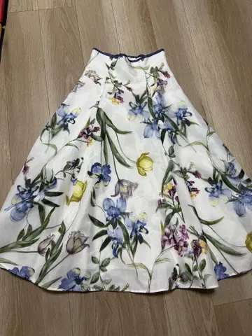꽃무늬 새틴 플레어 스커트 size 1