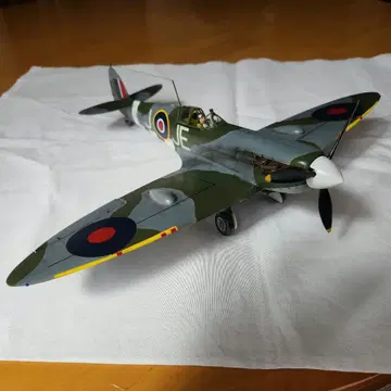 스핏파이어 1/32 스케일 모델