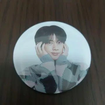BTS JIN 캡슐 토이 캔뱃지