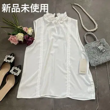 미사용 새상품 택 포함 자라 슬리브리스 블라우스 프릴 펄 장식