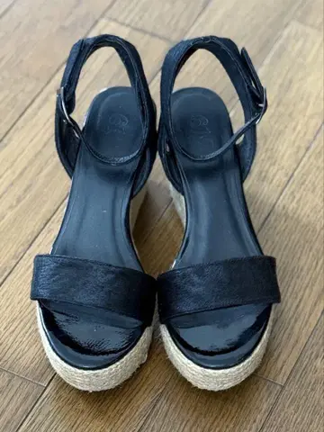 블랙 웨지 힐 샌들 38 사이즈 (24cm 상당)