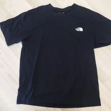 THE NORTH FACE 블랙 티셔츠