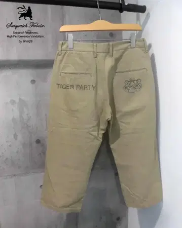 사스콰치패브릭스 타이가 프린트 크롭 치노 팬츠 M 레어