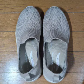 Skechers 슬립온 아치 핏 베이지