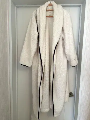 젤라또피케 가운