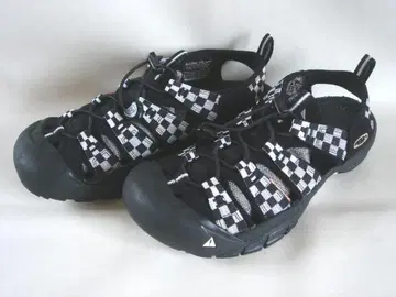 KEEN 킨 샌들 체크 무늬