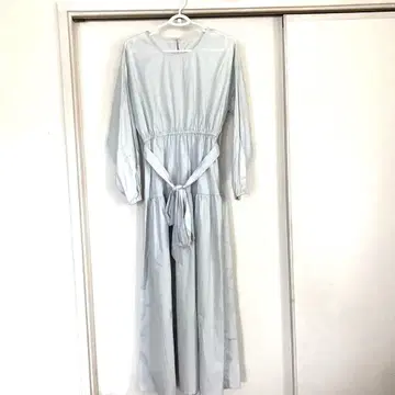 toniko 미사용 새상품 라이트 그레이 긴팔 원피스 산뜻함