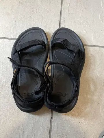 블랙 스포츠 샌들