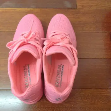 스케쳐스 핑크 스니커즈 23.5cm