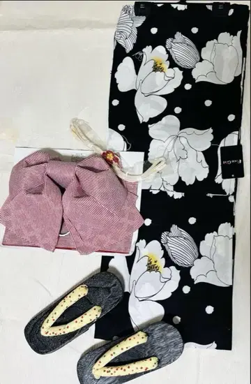 정오까지 한정 할인 Face Giri 재단 유카타 4종 세트 면 새상품