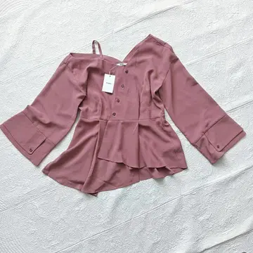 MURUA 무루아 택 포함 새상품 페플럼 블라우스 더스티 핑크