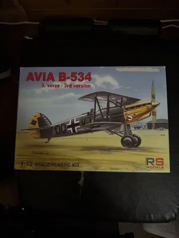 AVIA B-534 1/72 플라스틱 키트