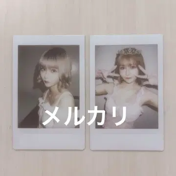 센리타니 카나의 폴라로이드 사진 2장