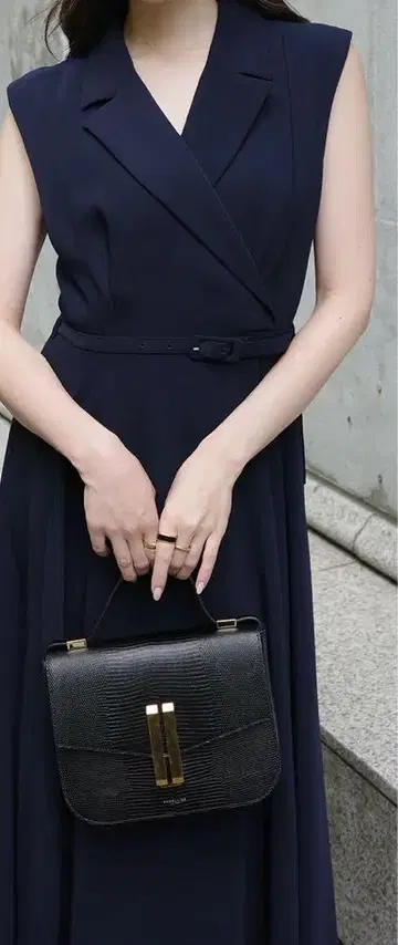 네이비 슬리브리스 롱 원피스 anuans 1회 착용