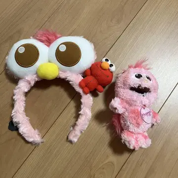 유니버설 스튜디오 재팬 모피 머리띠 봉제 인형 배지 2개