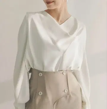 Anuance 아이보리 드레이프 넥 긴팔 블라우스 F