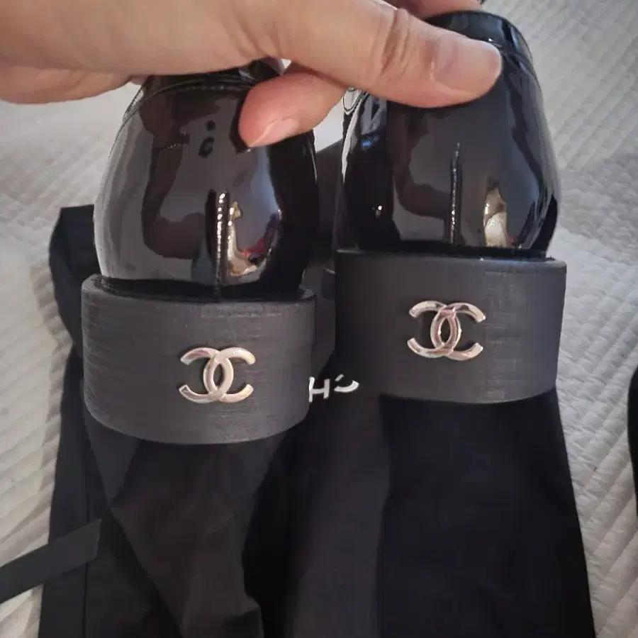 CHANEL 25SS パンプス メリージェーン ブラック CCロゴ 足元からキラキラ輝く♪》25S限定☆CHANEL メリージェーン