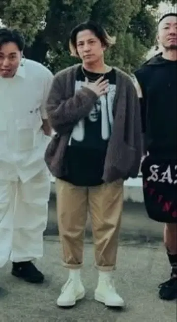 프릭스스토어 팬츠 kj 착용