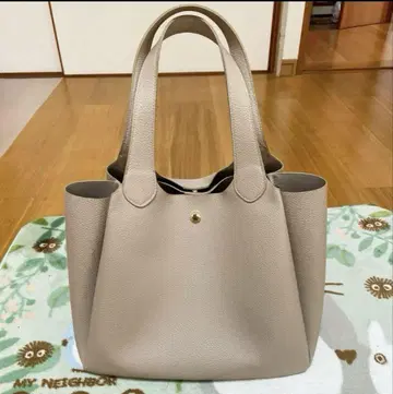 오파크 클립 베이지 토트백