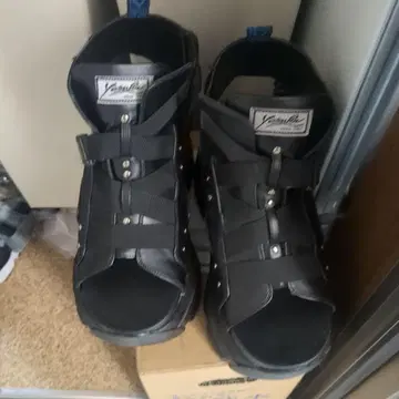 YOSUKE 270 사이즈 블랙 통굽 힐 11cm