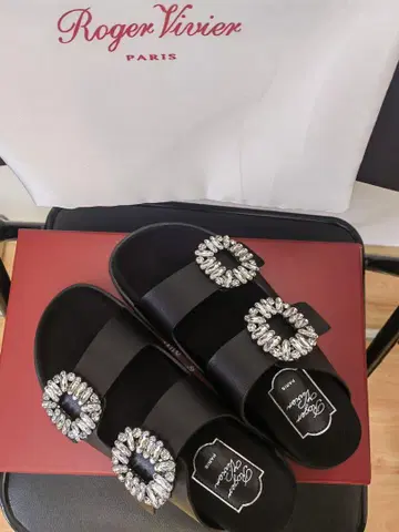 Roger Vivier 슬라이디 Viv' 샌들