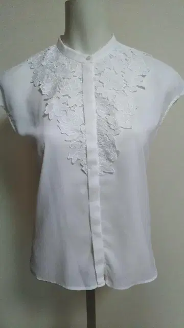 나라 까미체 화이트 레이스 블라우스