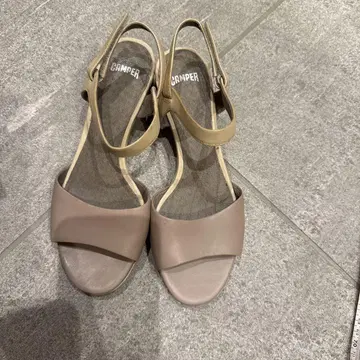 CAMPPER 베이지 스트랩 샌들