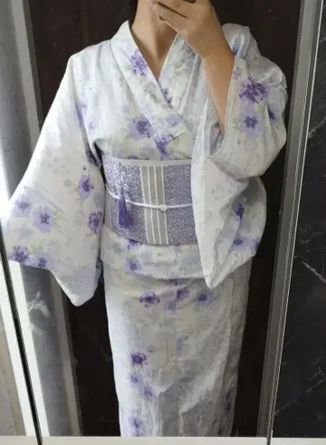 화이트 후지 유카타 여름 기모노로도 벚꽃 라벤더