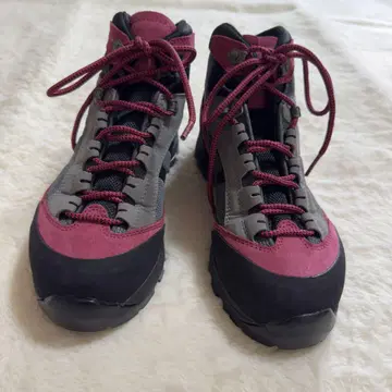 컨디션 최상 몽벨 GORE-TEX 마운틴 크루저 600 여성용 24cm