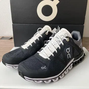 On 신발 22cm