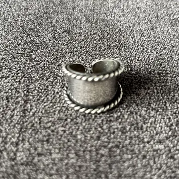 soierie 소와리 Twist Short ring