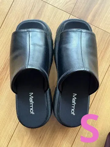 새상품급 통굽 스포츠 샌들
