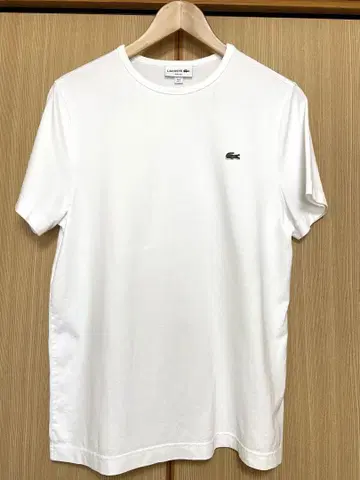 LACOSTE 화이트 티셔츠 M 사이즈 라코스테