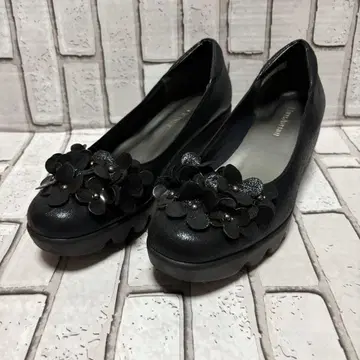 새상품급 힐즈 애비뉴 웨이브 밑창 플라워 라메 펌프스 23.5cm
