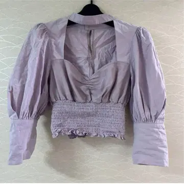 연보라색 벌룬 슬리브 셔링 블라우스