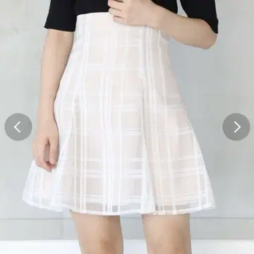 MERCURYDUO 시어 체크 백 레이스업 미니 스커트 화이트