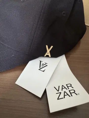 VARZAR 블랙 야구 모자