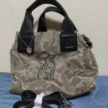 카모 패턴 고양이 자수 숄더백