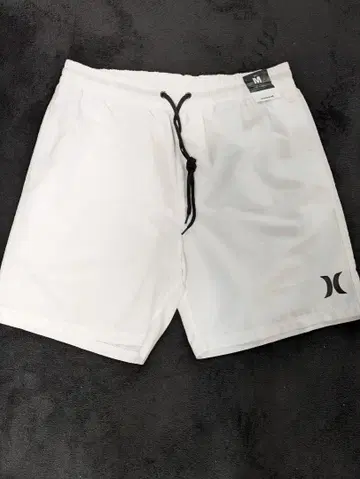 Hurley 화이트 숏팬츠 새상품