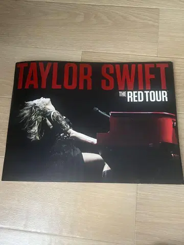 Taylor Swift The Red Tour 팜플렛