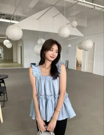 벌스데이 바쉬 프릴 탑 birthdaybash