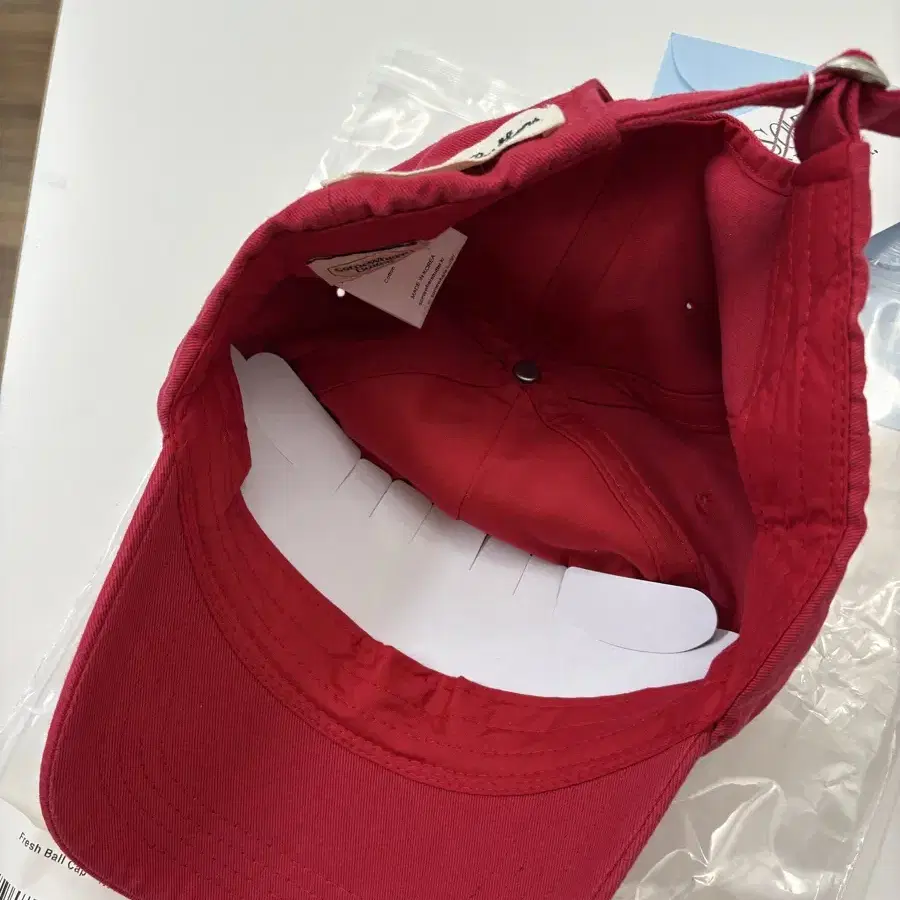 韓国人気【SOMEWHERE BUTTER.】Fresh Ball Cap Somewhere Butter Fresh Ball Cap Hat Red on Bunjang Global Site.